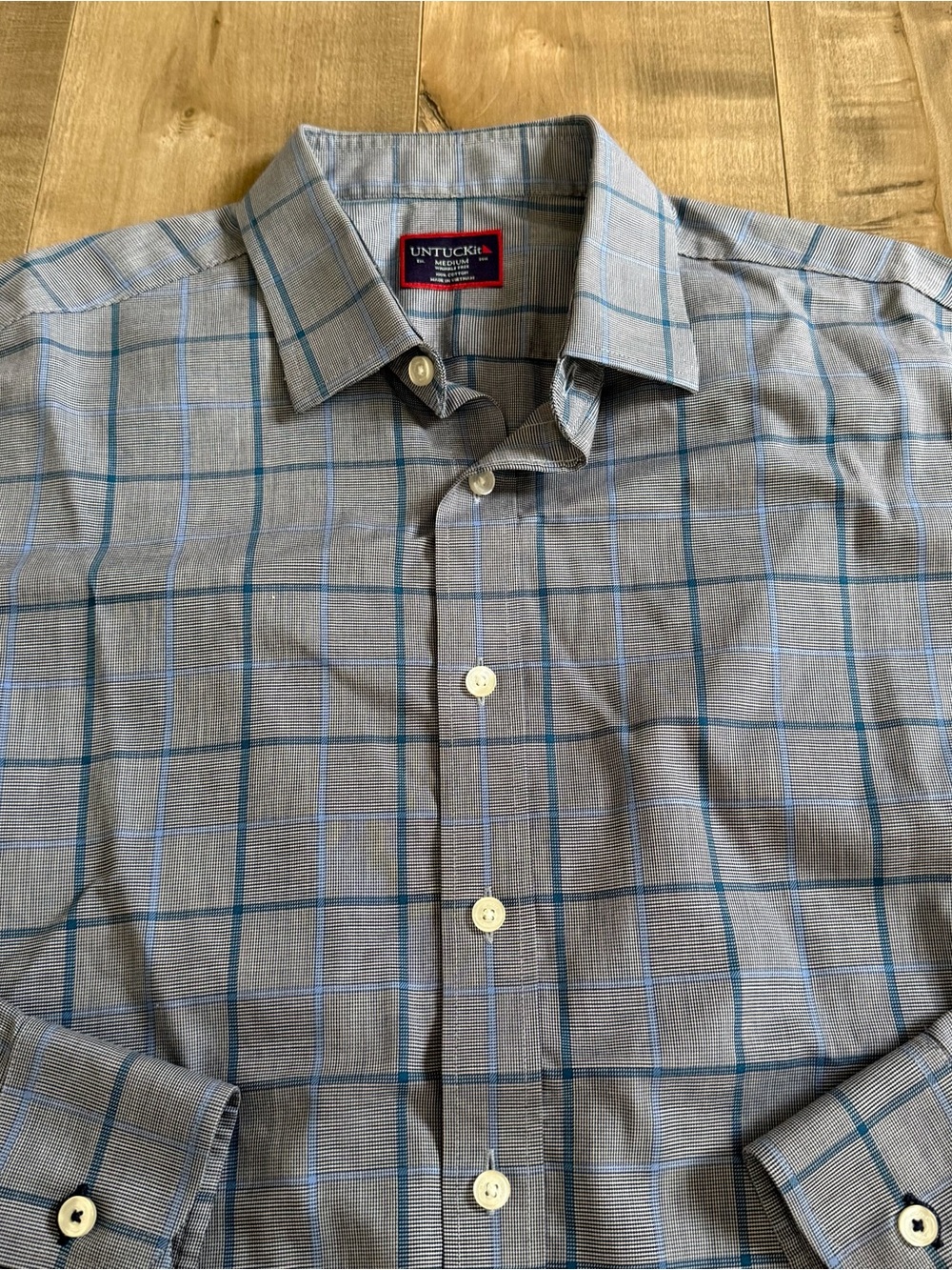 UNTUCKit Wrinkle Free Button Up Shirt Medium Blue Check Long Sleeve